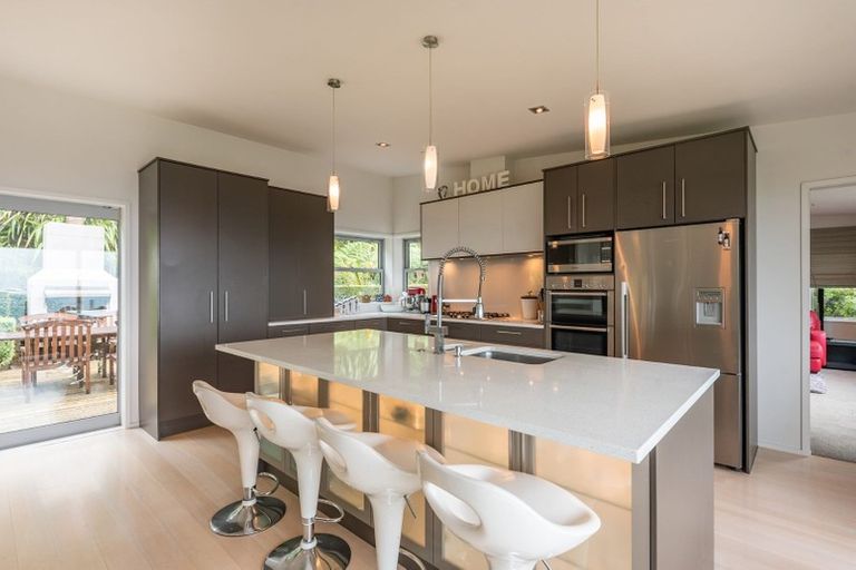 Photo of property in 24 Mewburn Rise, Karori, Wellington, 6012
