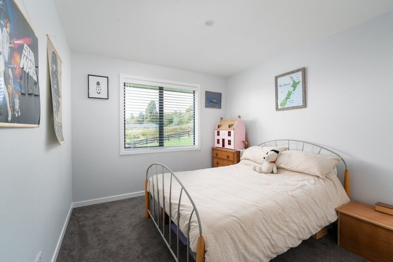 Photo of property in 11 Lochinvar Lane, Acacia Bay, Taupo, 3385
