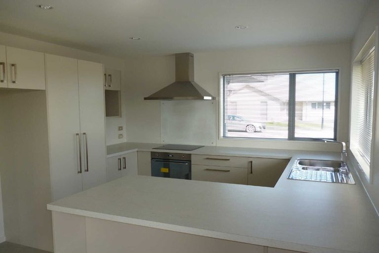 Photo of property in 6 Jefferson Close, Halswell, Christchurch, 8025