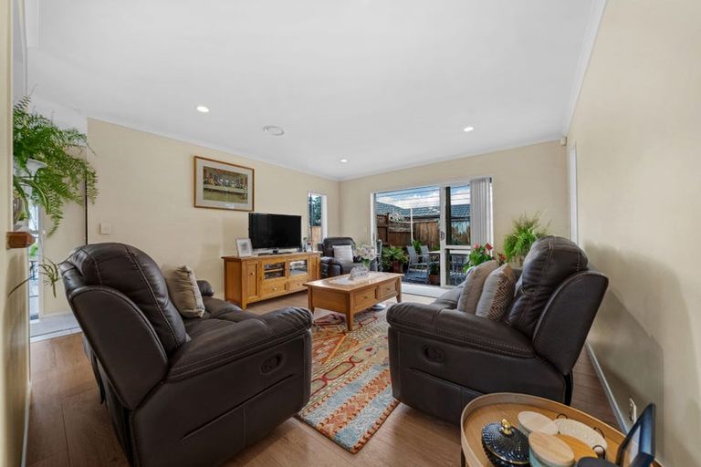Photo of property in 12 Avonglen Court, Wattle Downs, Auckland, 2103