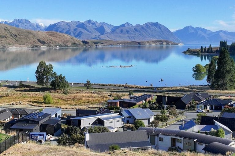 Photo of property in 2 Rankin Rise, Lake Tekapo, 7999
