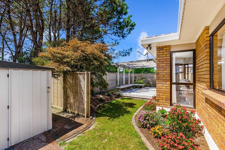 Photo of property in 1/65 Granville Drive, Massey, Auckland, 0614