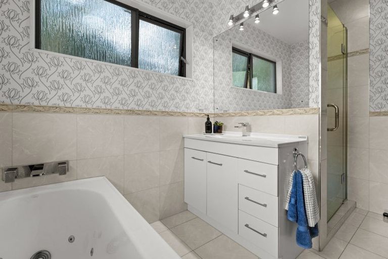 Photo of property in 15 Corwen Place, Mayfair, Hastings, 4122