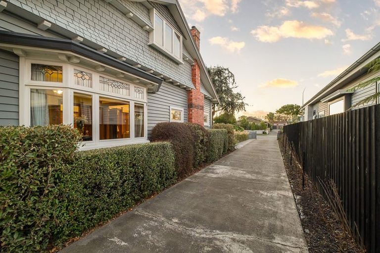 Photo of property in 86 Saint Martins Road, Saint Martins, Christchurch, 8022