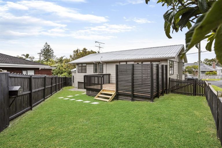 Photo of property in 1/1 Meadowvale Avenue, Forrest Hill, Auckland, 0620