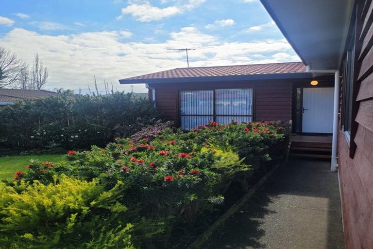 Photo of property in 27 Septimus Place, Henderson, Auckland, 0612