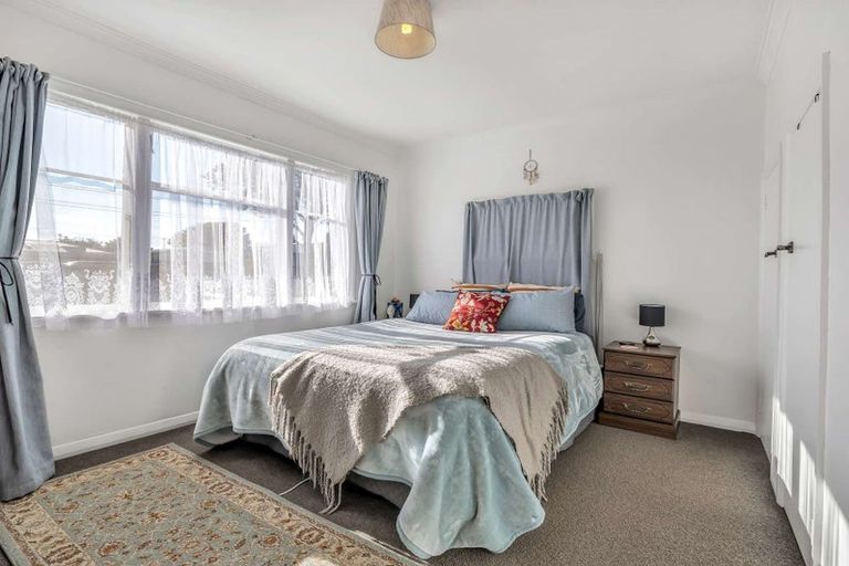 Photo of property in 20 Miro Street, Castlecliff, Whanganui, 4501