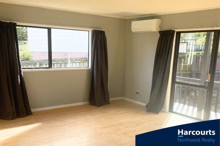 Photo of property in 89 West Harbour Drive, West Harbour, Auckland, 0618