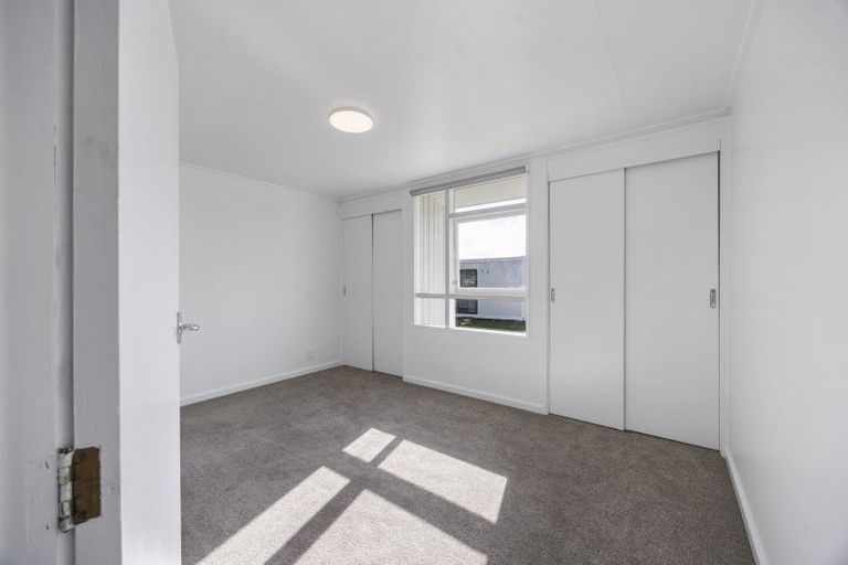 Photo of property in 6 Calgher Avenue, Waitara, 4320