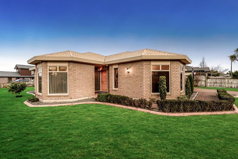 Photo of property in 22 Caversham Drive, Rototuna, Hamilton, 3210