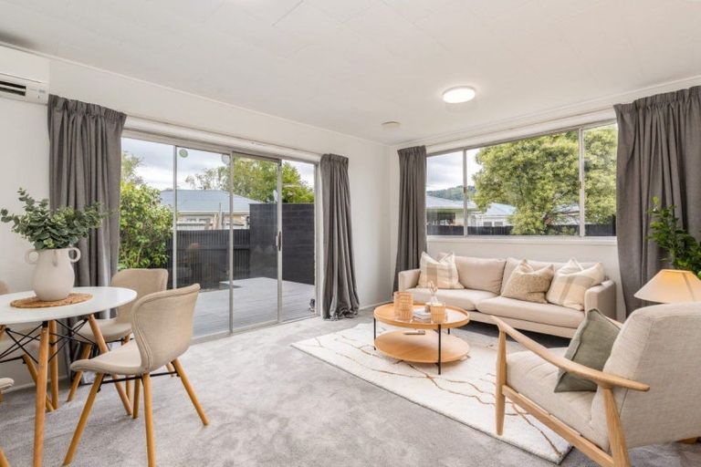 Photo of property in 5a Sequoia Place, Maoribank, Upper Hutt, 5018