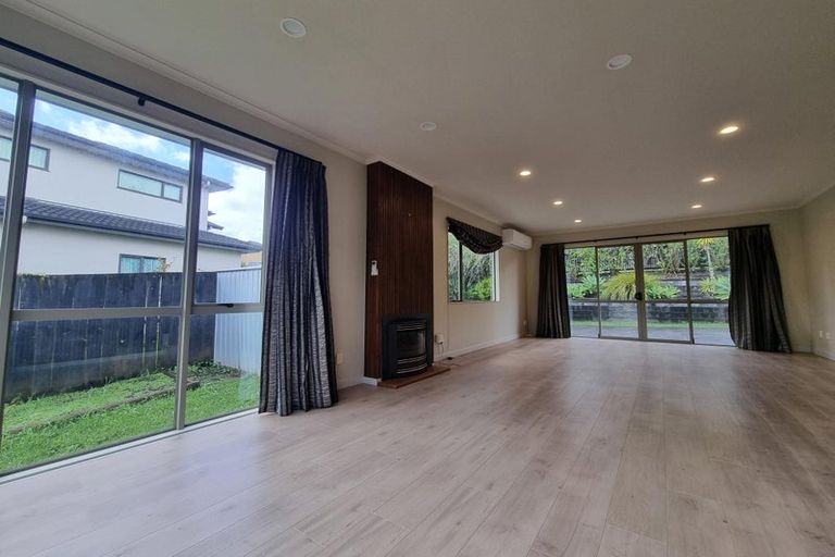 Photo of property in 15 Meteor Place, Schnapper Rock, Auckland, 0632