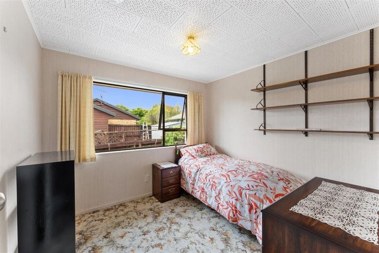 Photo of property in 2/79 Hutchinson Avenue, New Lynn, Auckland, 0600