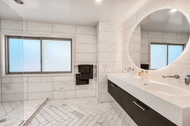 Photo of property in 2/43 Princes Street, Northcote Point, Auckland, 0627