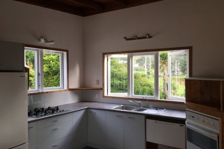 Photo of property in 352 Motutara Road, Muriwai, 0881