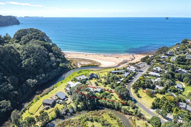 Photo of property in 7 Pye Place, Hot Water Beach, Whitianga, 3591