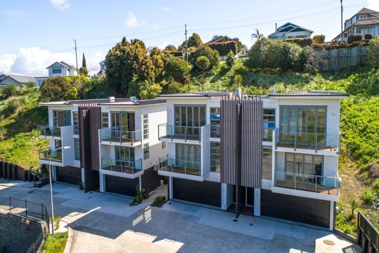 Photo of property in 8c Huka Road, Birkenhead, Auckland, 0626