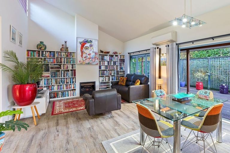 Photo of property in 82 Te Moana Road, Waikanae Beach, Waikanae, 5036