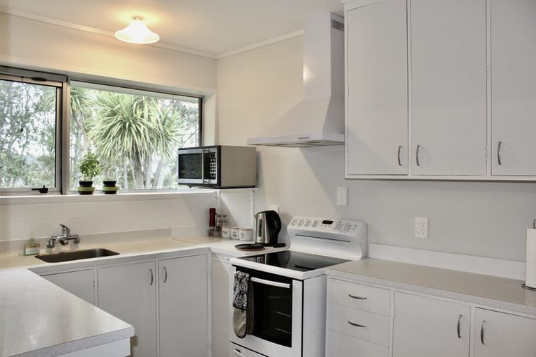 Photo of property in 70 Kaurilands Road, Titirangi, Auckland, 0604