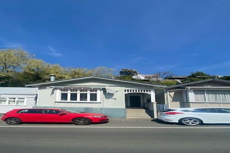 Photo of property in 38-40 Shakespeare Road, Bluff Hill, Napier, 4110