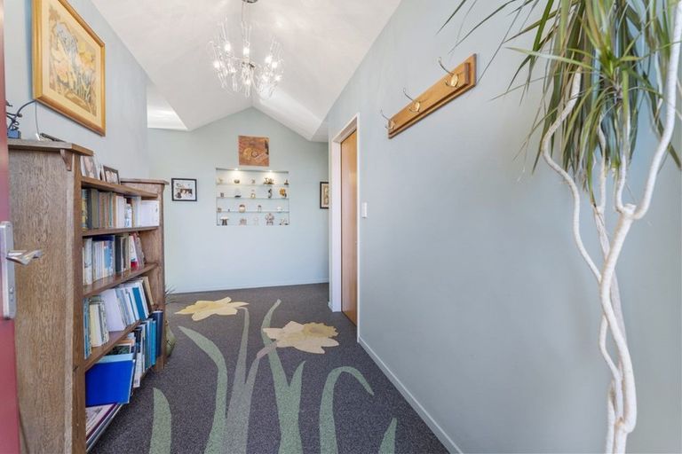 Photo of property in 15 Saddleback Green, Halswell, Christchurch, 8025