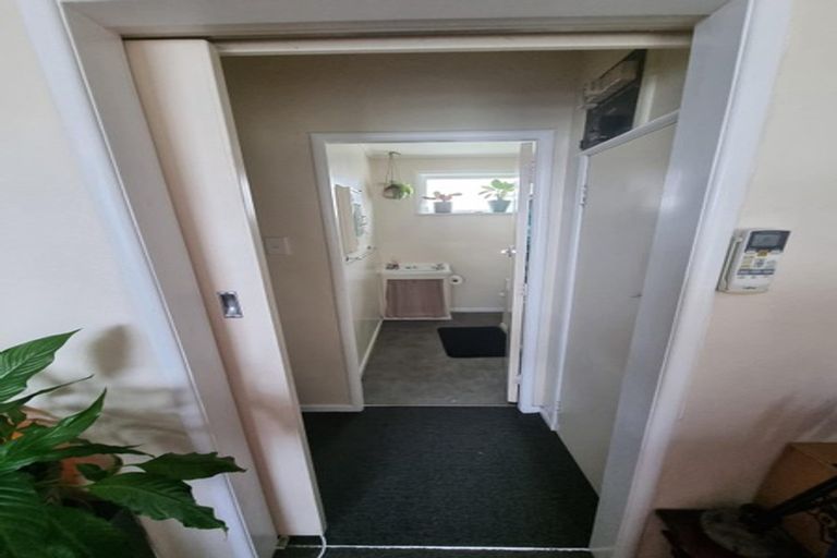 Photo of property in 2/17a Miro Street, Trentham, Upper Hutt, 5018