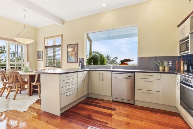 Photo of property in 42 Maritime Terrace, Birkenhead, Auckland, 0626