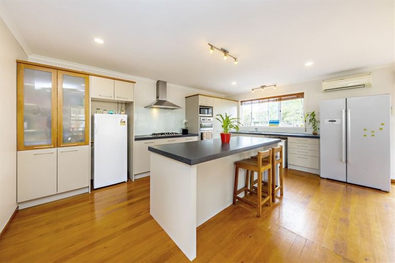 Photo of property in 7 Beldon Place, Pakuranga Heights, Auckland, 2010
