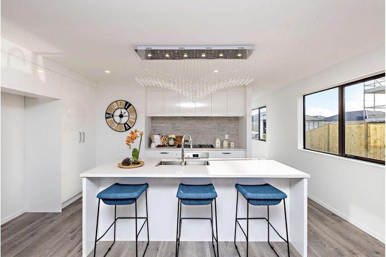 Photo of property in 33 Sapwood Crescent, Takanini, 2110