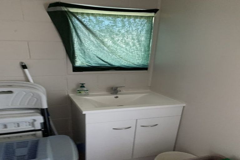 Photo of property in 18 Kent Street, Waiuku, 2123