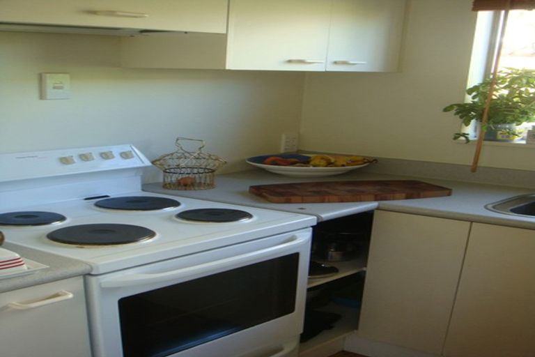 Photo of property in 2 Overtoun Terrace, Hataitai, Wellington, 6021