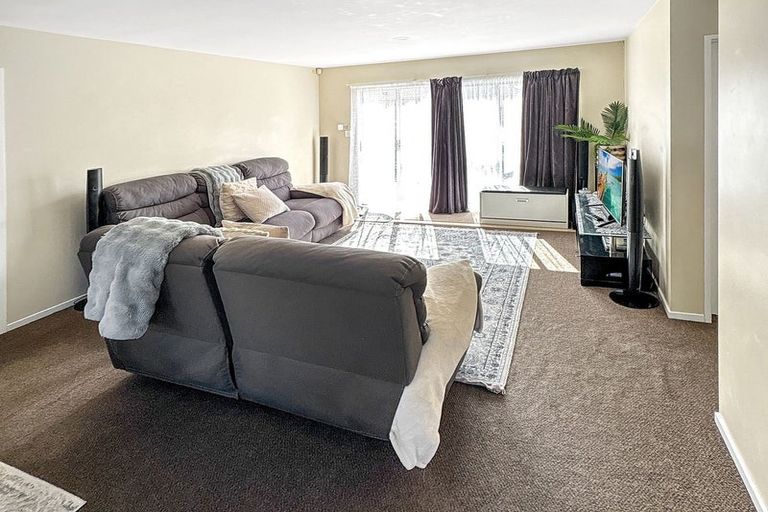 Photo of property in 60 Trevor Hosken Drive, Wiri, Auckland, 2104