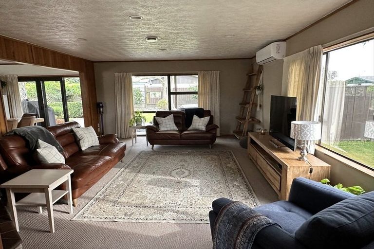 Photo of property in 2 Wainscott Street, Greenmeadows, Napier, 4112