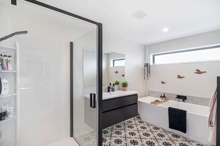 Photo of property in 13 Angus Place, Rangiora, 7400