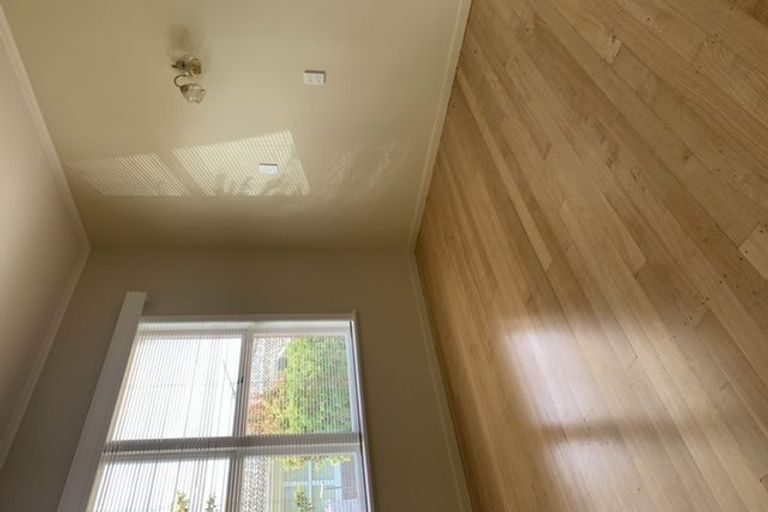 Photo of property in 1/16 Shakespeare Road, Milford, Auckland, 0620