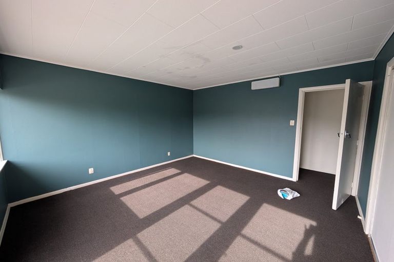 Photo of property in 74 Holborn Drive, Stokes Valley, Lower Hutt, 5019