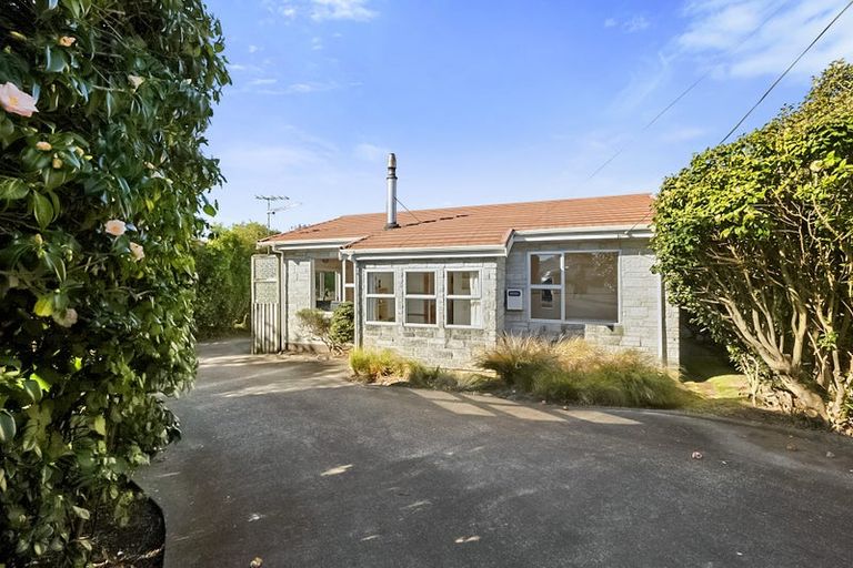 Photo of property in 1 Queens Road, Glen Avon, New Plymouth, 4312