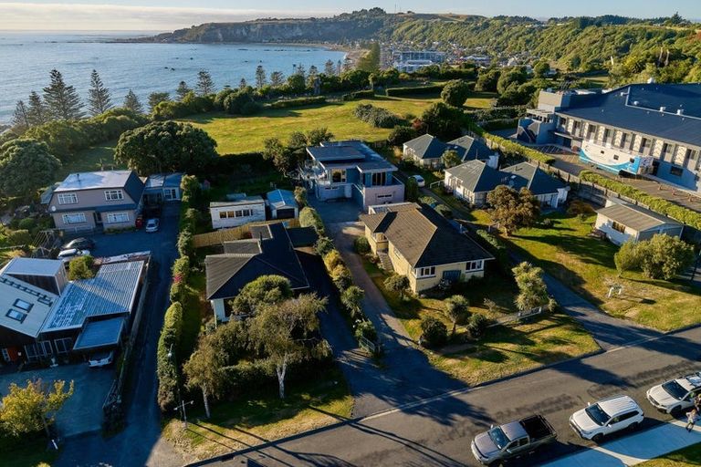 Photo of property in 17 Deal Street, Kaikoura, 7300