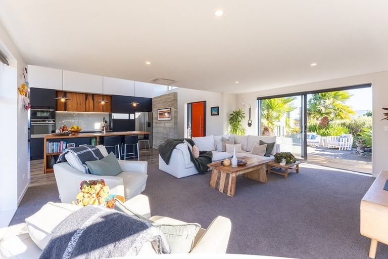 Photo of property in 9 Te Heke Place, Waikanae, 5036