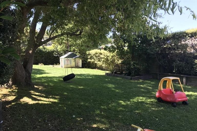 Photo of property in 47 Eden Street, Island Bay, Wellington, 6023