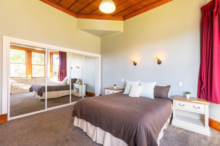 Photo of property in 16 Ross Street, Woodville, 4920