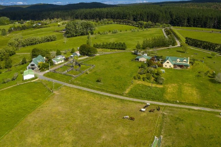 Photo of property in 247 Ararimu Valley Road, Helensville, Waimauku, 0882