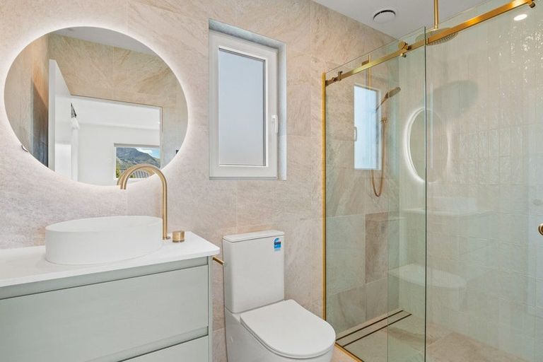 Photo of property in 22 Soudley Court, Jacks Point, Queenstown, 9371