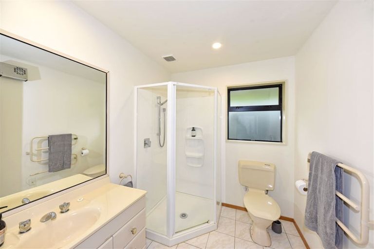 Photo of property in 16 Claverley Gardens, Avonhead, Christchurch, 8042