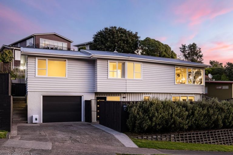 Photo of property in 9 Brora Crescent, Papakowhai, Porirua, 5024