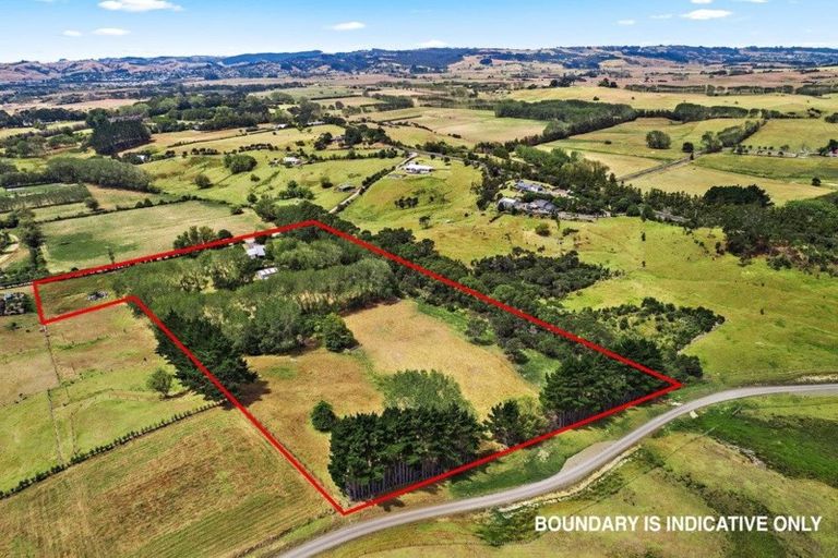 Photo of property in 232 Rimmer Road, Helensville, 0875