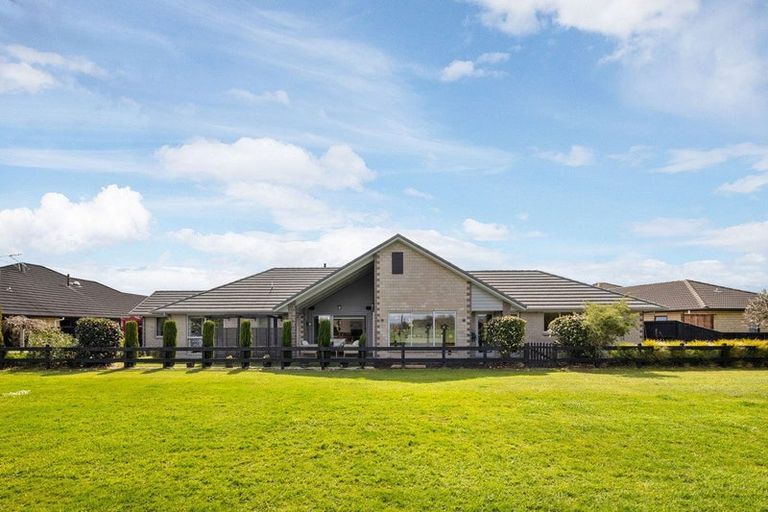 Photo of property in 34 Madison Street, Cambridge, 3434