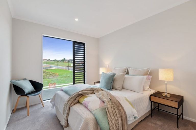 Photo of property in 44 Owen Chapman Drive, Red Beach, 0932