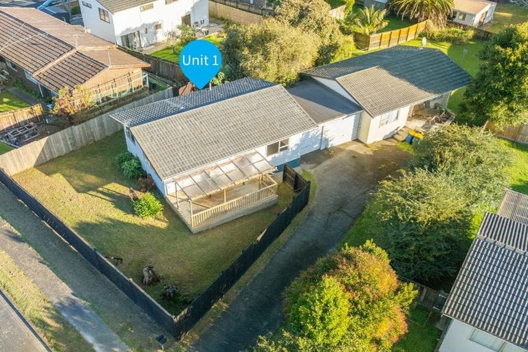 Photo of property in 1/4 Clyma Place, Massey, Auckland, 0614