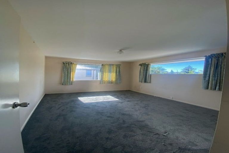 Photo of property in 4a Roche Avenue, Upper Riccarton, Christchurch, 8041